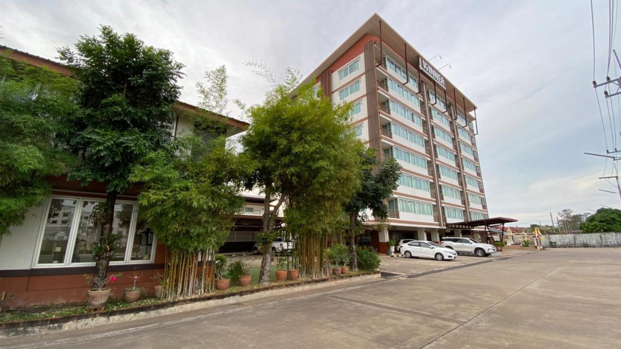 Winner Serviced Apartment Si Maha Phot Exterior foto