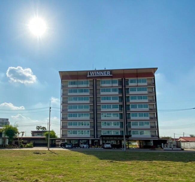 Winner Serviced Apartment Si Maha Phot Exterior foto