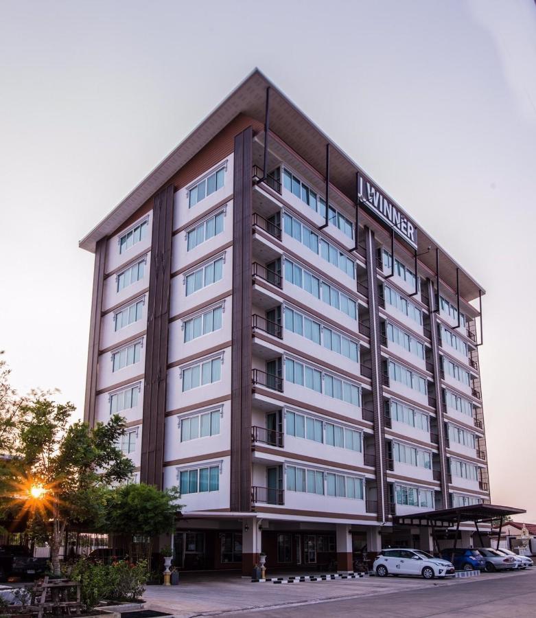 Winner Serviced Apartment Si Maha Phot Exterior foto